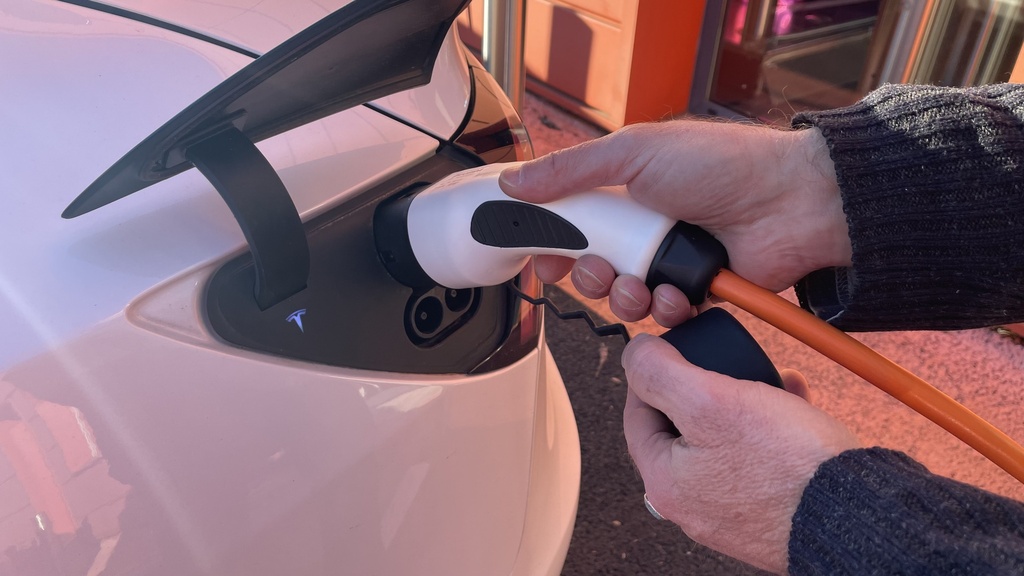 Enrouleur de câble de recharge pour véhicules électriques EV6RA - Recharge rapide - Câble T2 Triphasé 32A