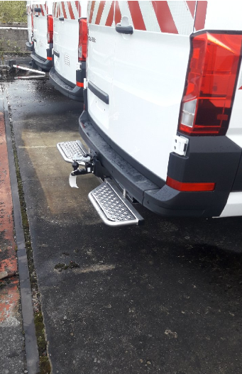 Série HER | Marchepied arrière acier inox avec attelage - Crafter | MAN TGE